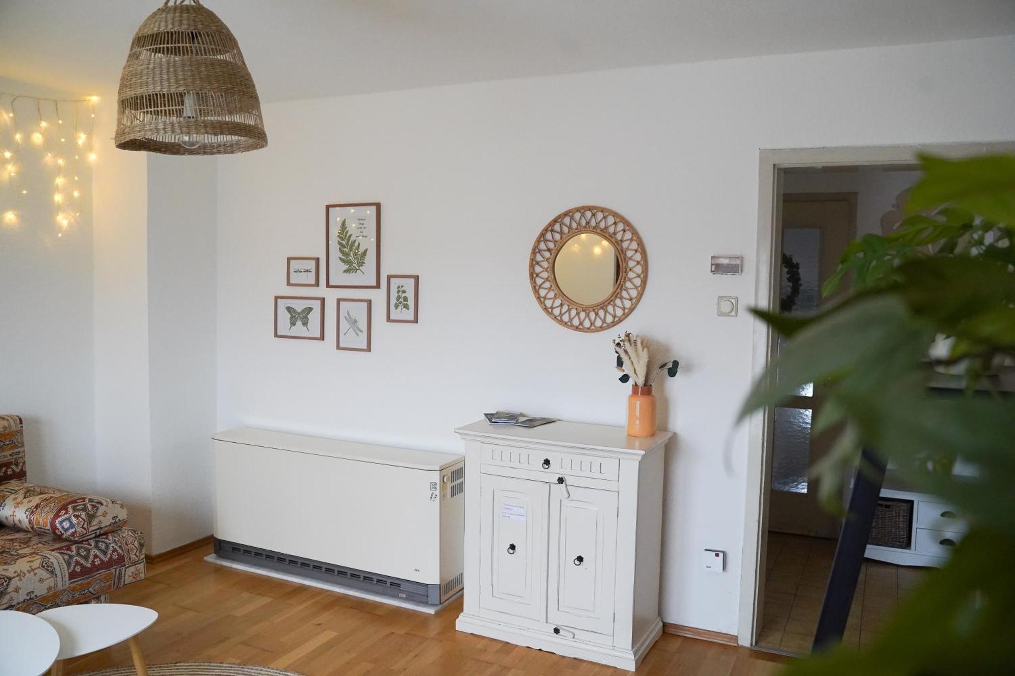 Happybnb Apartment Mit Sonniger Terrasse Lochgau Exteriör bild