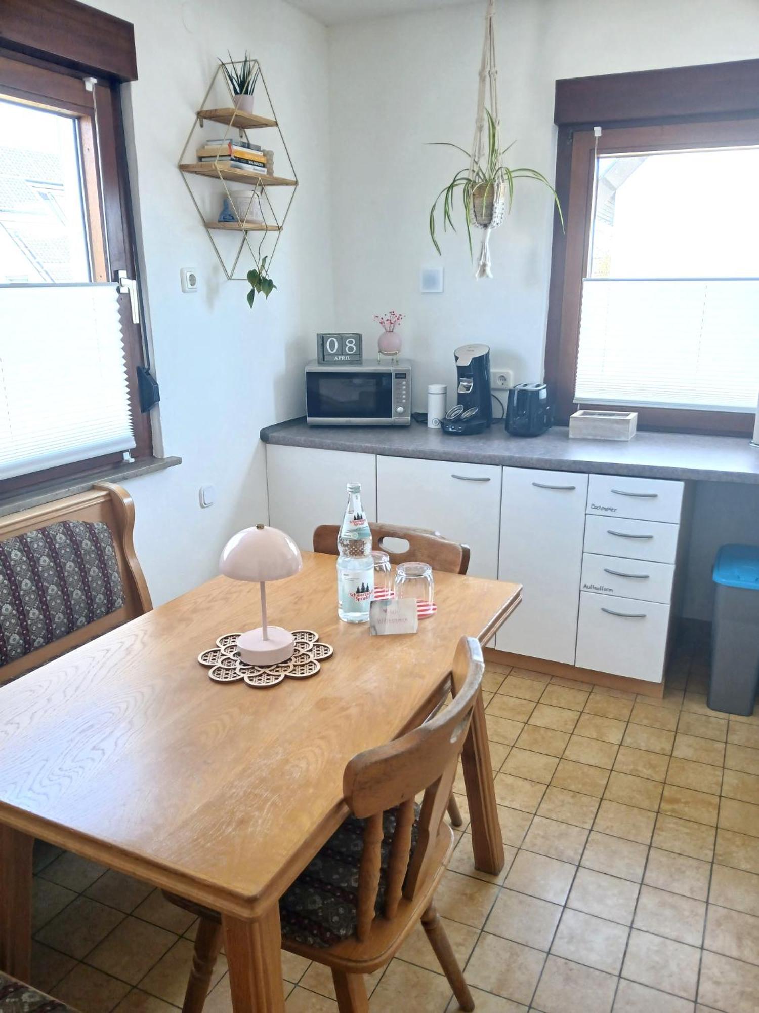 Happybnb Apartment Mit Sonniger Terrasse Lochgau Exteriör bild