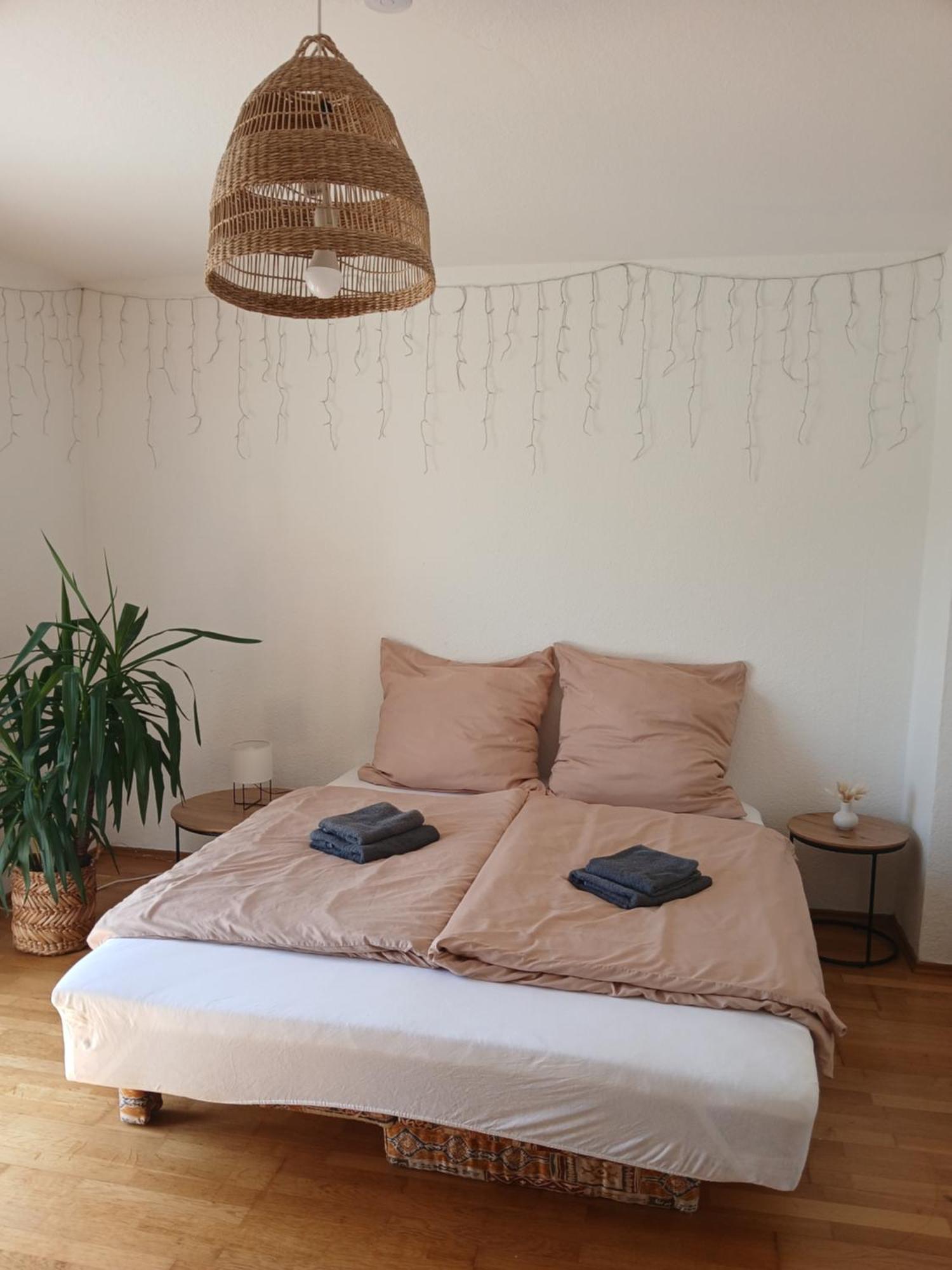 Happybnb Apartment Mit Sonniger Terrasse Lochgau Exteriör bild